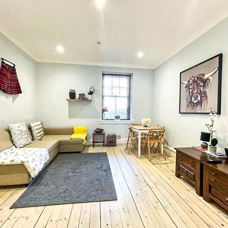 Stunning 2 Bed Apt Nr The Royal Mile & The Castle เอดินบะระ ภายนอก รูปภาพ