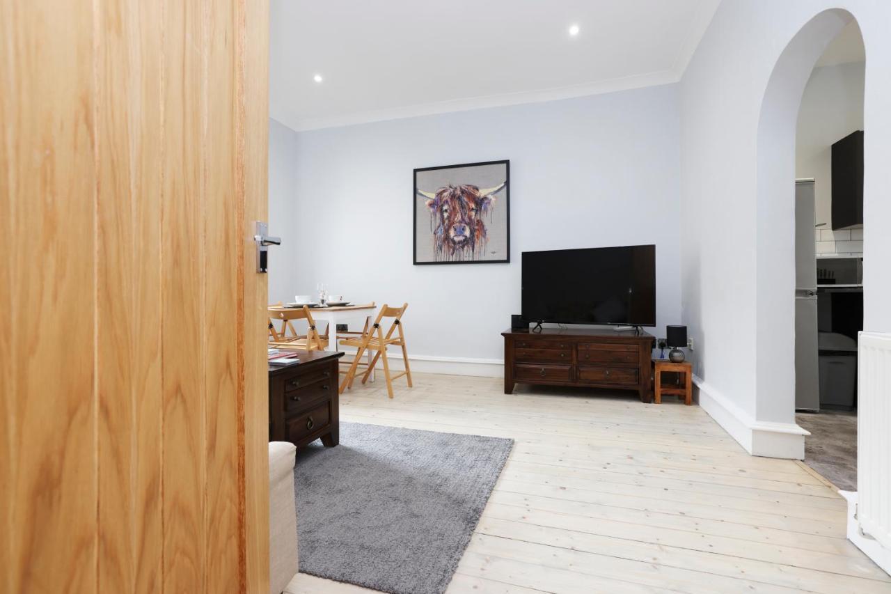 Stunning 2 Bed Apt Nr The Royal Mile & The Castle เอดินบะระ ภายนอก รูปภาพ