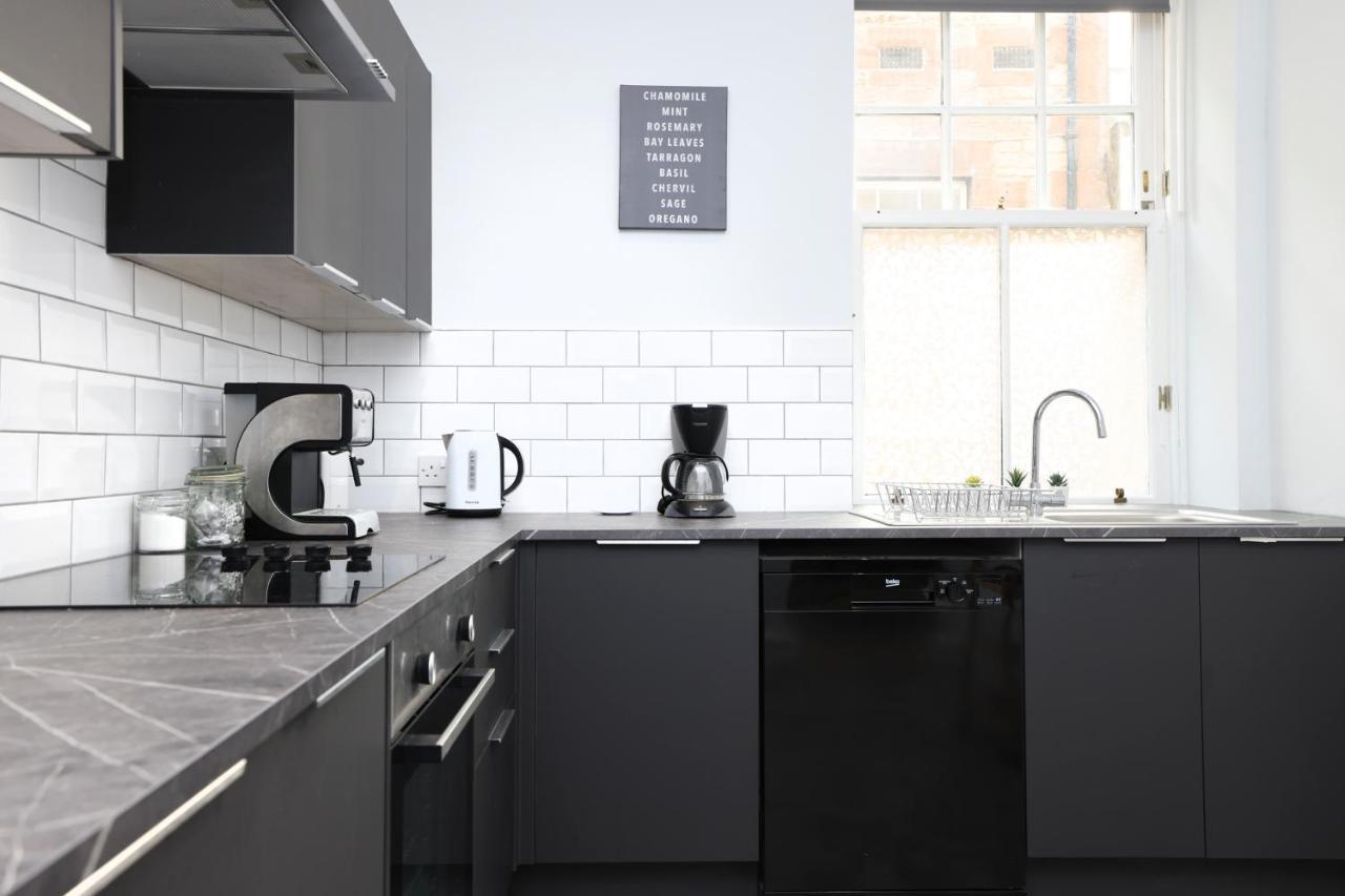 Stunning 2 Bed Apt Nr The Royal Mile & The Castle เอดินบะระ ภายนอก รูปภาพ