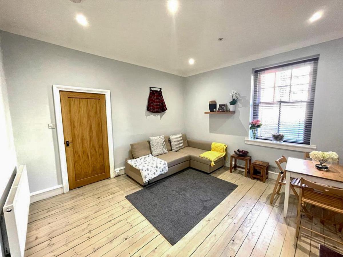 Stunning 2 Bed Apt Nr The Royal Mile & The Castle เอดินบะระ ภายนอก รูปภาพ