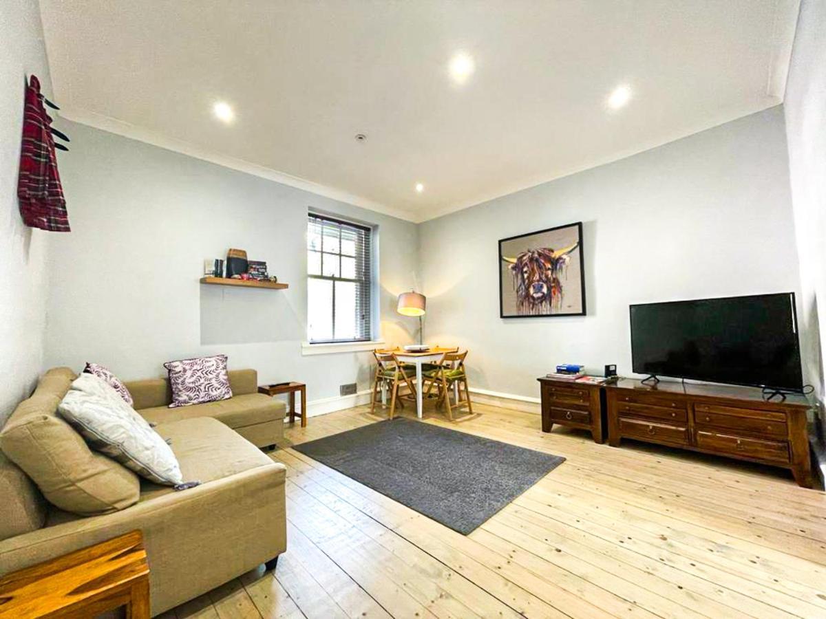 Stunning 2 Bed Apt Nr The Royal Mile & The Castle เอดินบะระ ภายนอก รูปภาพ